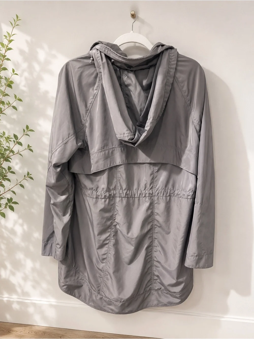 Athleta Lightweight Hooded Windbreaker Jacket in‎ Gray